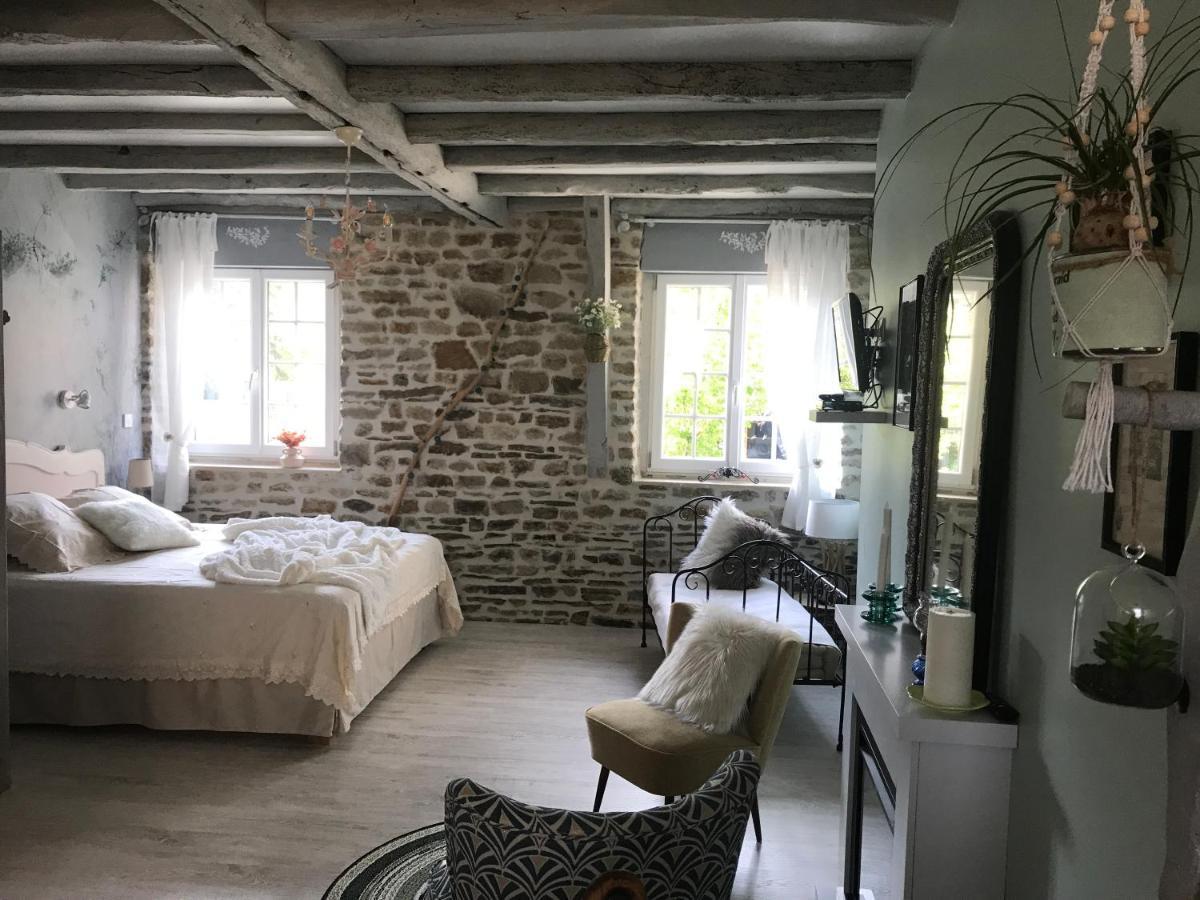 LA PETITE OIE La chambre des TISSERANDS Ménil-Hubert-sur-Orne Exterior foto
